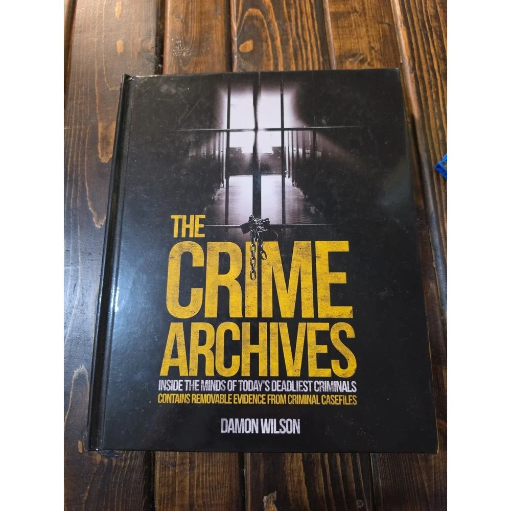 True Crime Book Bundle - The Crime Archives and Death Scenes